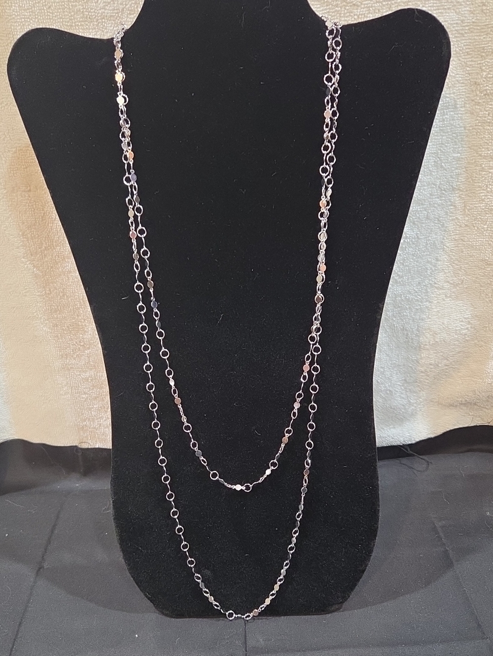 AND LOVELY SILVERTONE NECKLACE